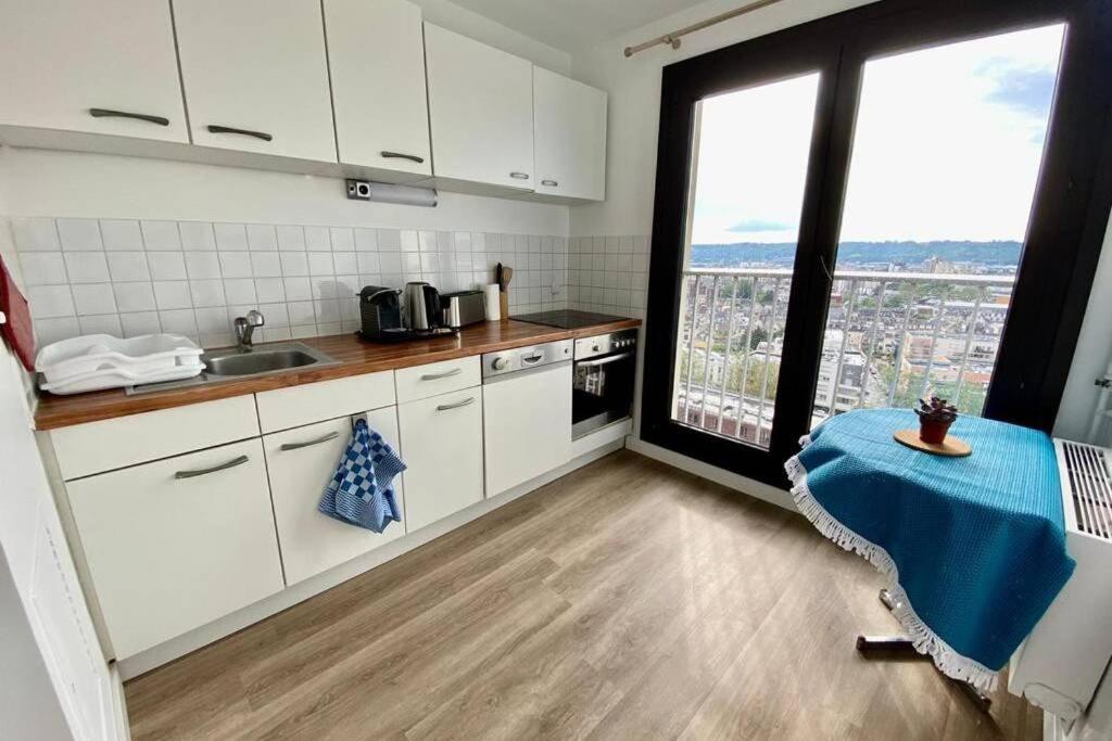 Grand F2 de 47m² au 15ème étage dans une résidence très calme Ruan Exterior foto
