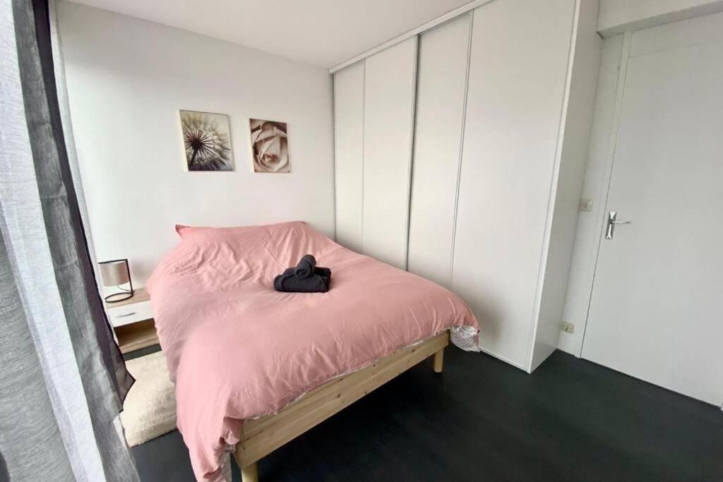 Grand F2 de 47m² au 15ème étage dans une résidence très calme Ruan Exterior foto