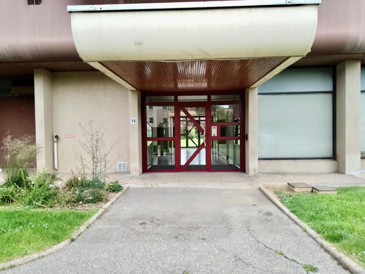Grand F2 de 47m² au 15ème étage dans une résidence très calme Ruan Exterior foto